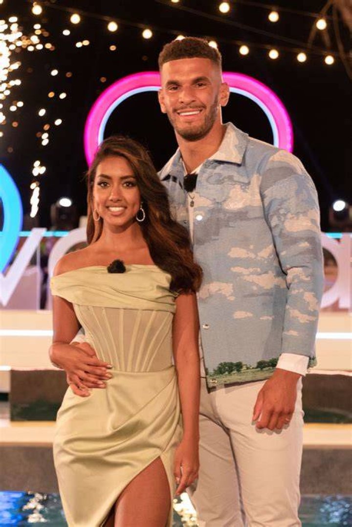 &lsquo;Love Island U.K.&rsquo; Couples Who Left the Show in Relationships Where