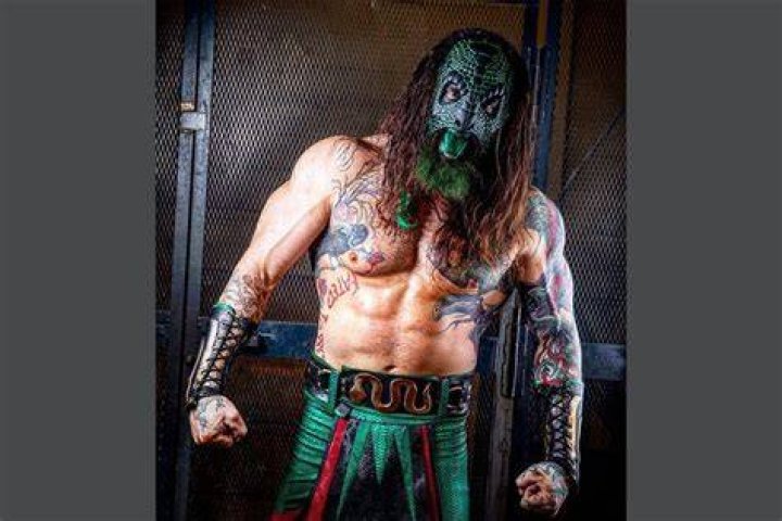 &lsquo;Luchasaurus,&rsquo; a Reptilian Antihero and CSUN Alum, Takes the Ring
