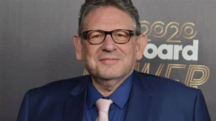 Lucian Grainge convinces Jay Z to join Universal Jewish Business News