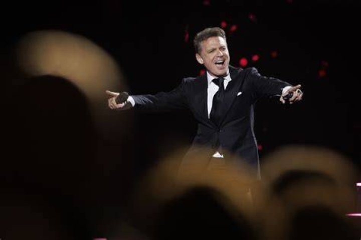 Luis Miguel's most anticipated wedding the singer takes his daughter