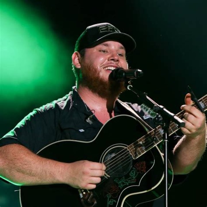 Luke Combs schedule, tickets for 2023 Charlotte, NC concert Charlotte