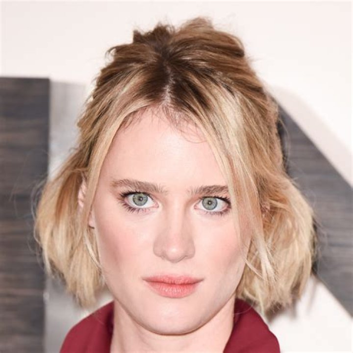 Mackenzie Davis Celebrity pictures