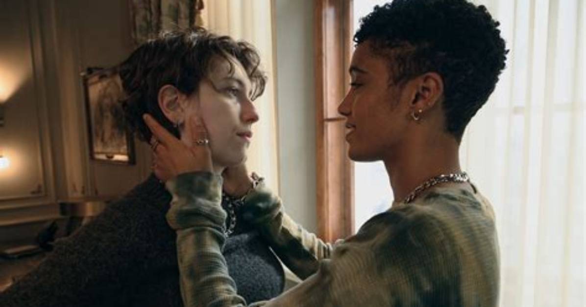 Maisie Richardson | Lesbian or Queer