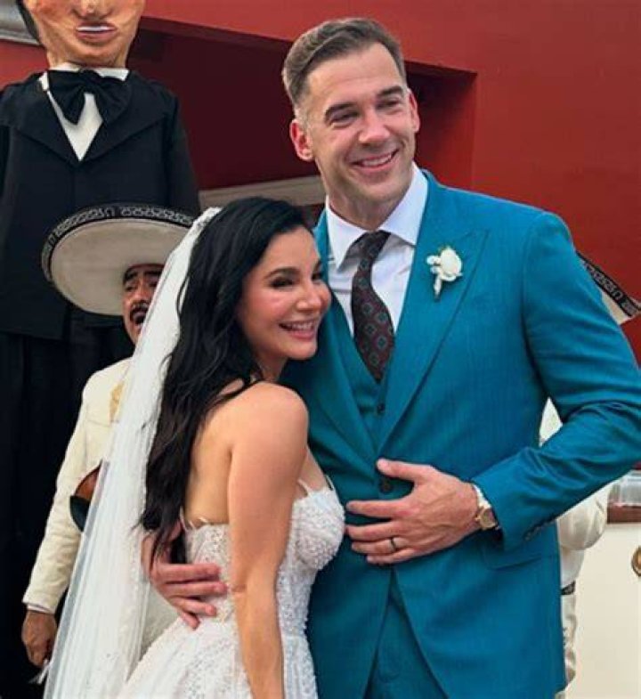 Martha Higareda dedica rom&aacute;ntica felicitaci&oacute;n de cumplea&ntilde;os a su novio