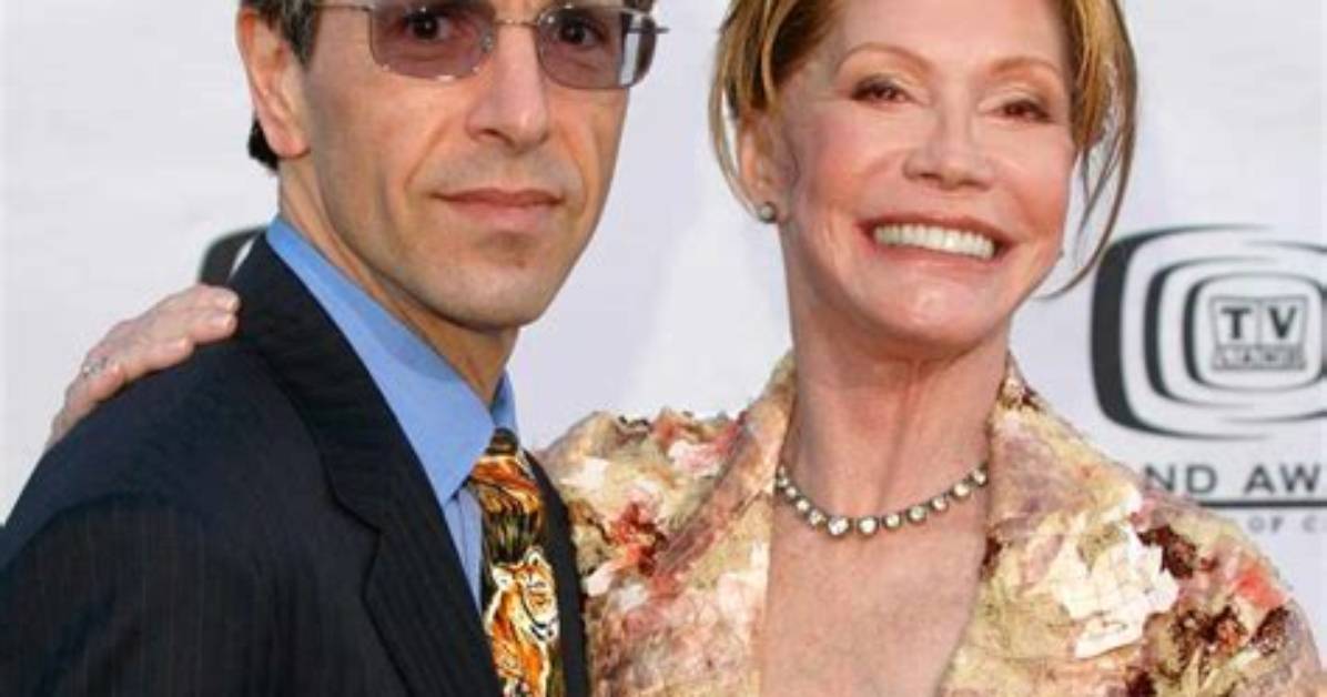 Mary Tyler Moore Husband Career Earning