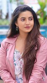 Meera Deosthale Net Worth
