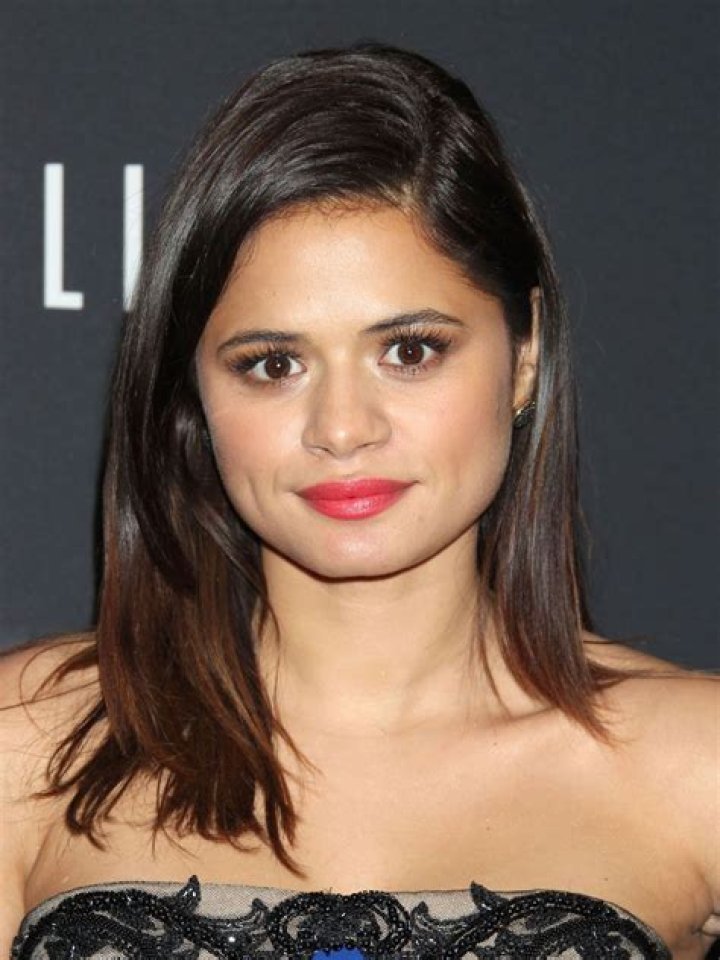 &iquest;Melonie Diaz est&aacute; embarazada de Charmed en la vida real? Noticias