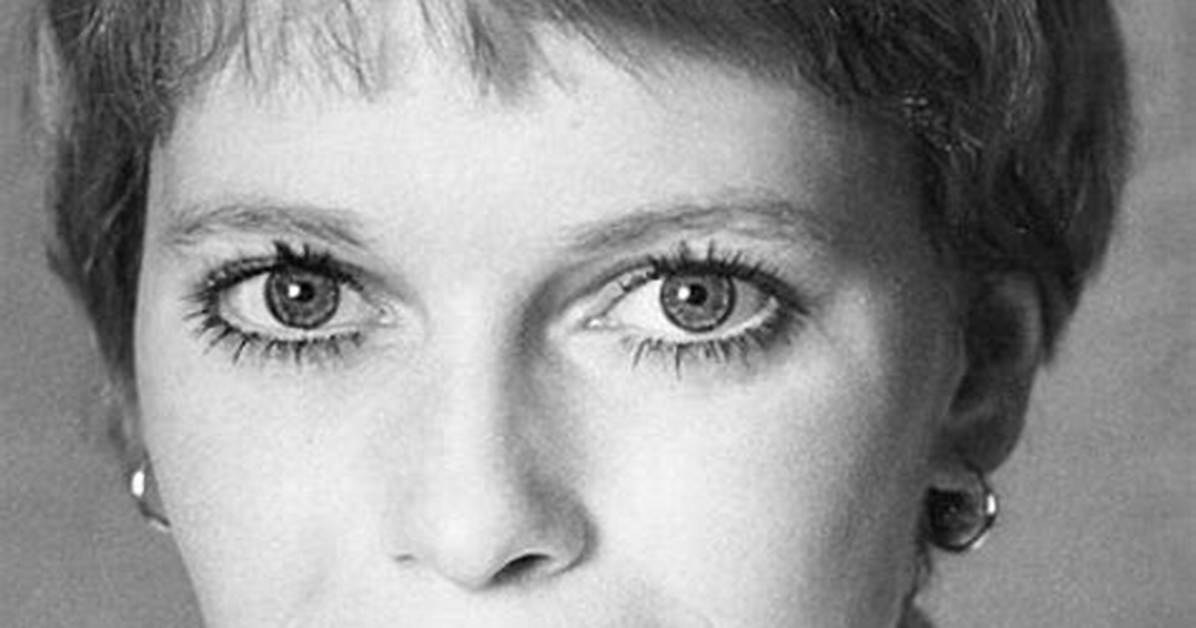 Mia Farrow – Biography, Facts & Life Story