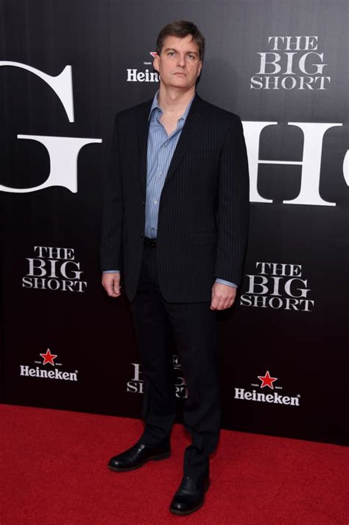 Michael Burry Bio, Wiki, Age, Height, Wife, Kids, Water and Net Worth