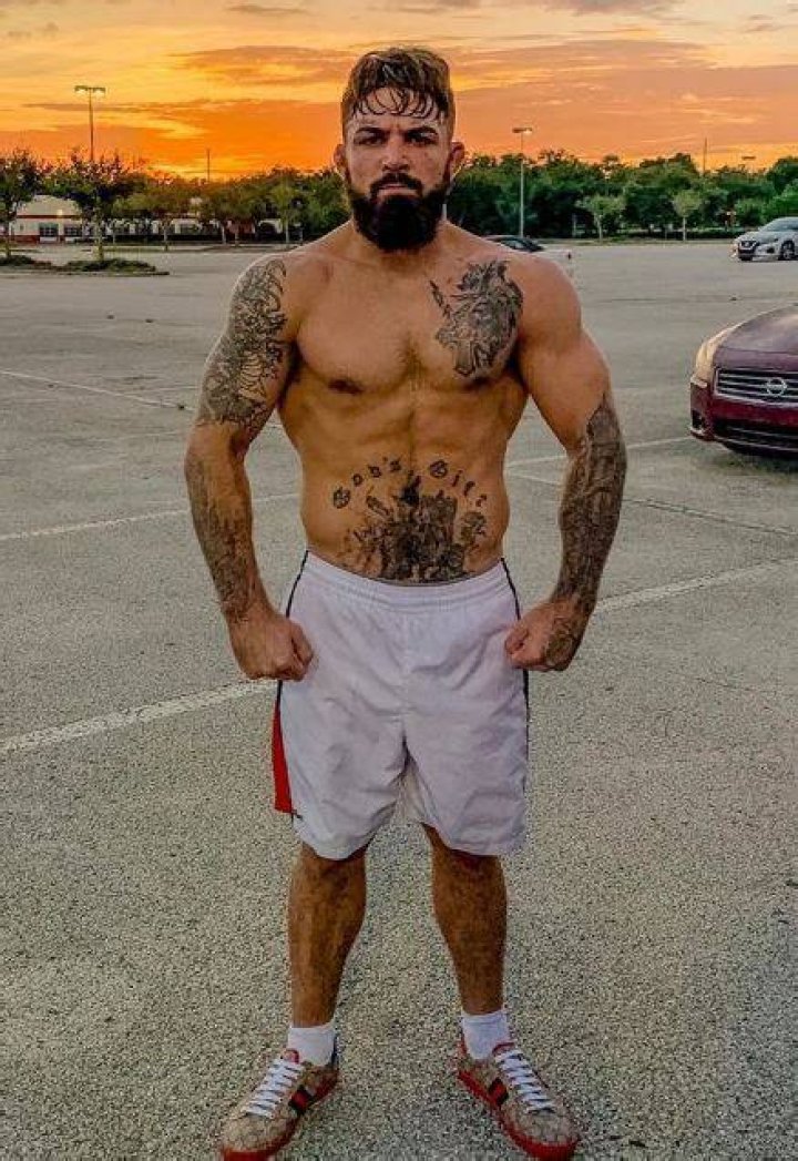 Mike Perry Bio, Net Worth, Girlfriend, Family, Career, UFC, MMA