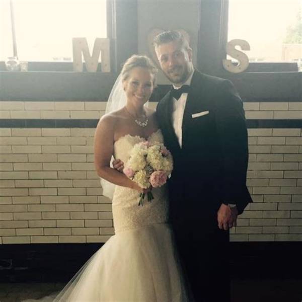 Mina Starsiak | Sibilings and Married Life