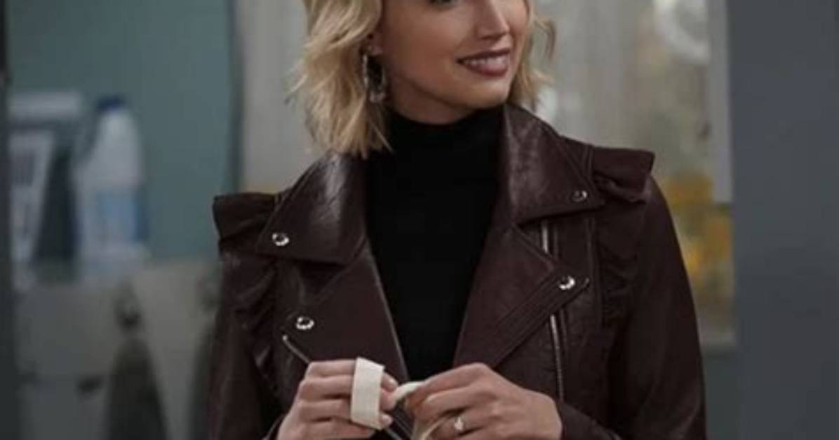 Molly Mccook Net Worth 2024