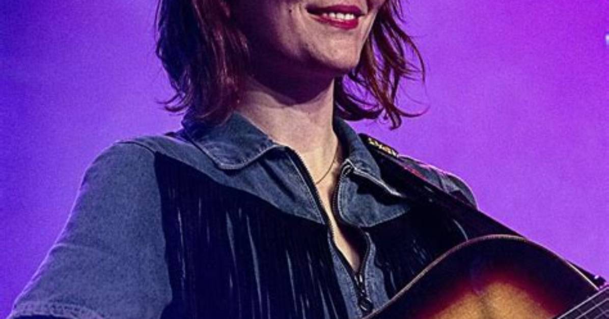 Molly Tuttle from Usa | Popnable
