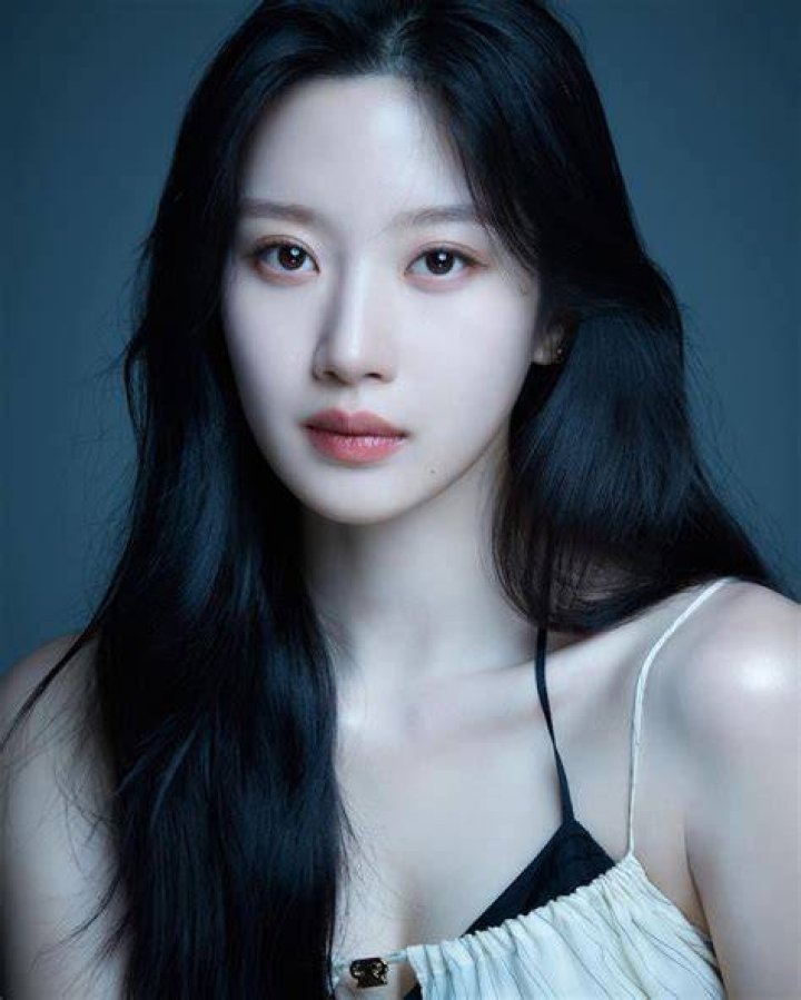 Moon Ga Young Unveils Stunning New Profile Photos KpopHit KPOP HIT