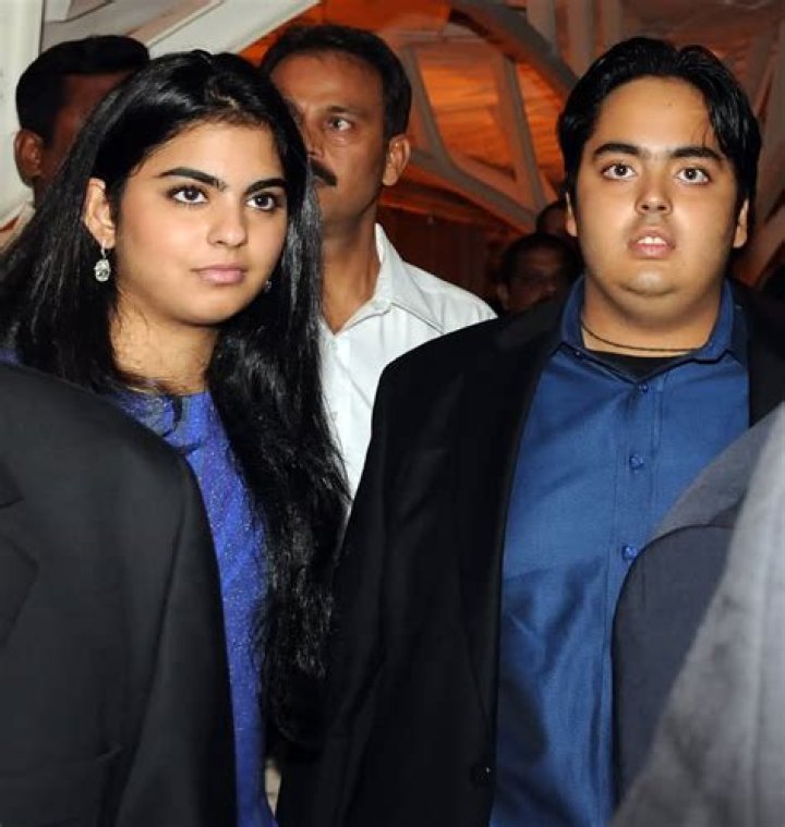Mukesh Ambani&rsquo;s daughter Isha gives birth to twins; Names revealed