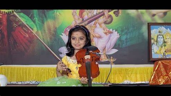 Nagumomu & Jagadhodharana with violin by ganga(Guruvidwan sree c.s