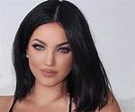 Natalie Halcro – Biography, Facts & Life Story