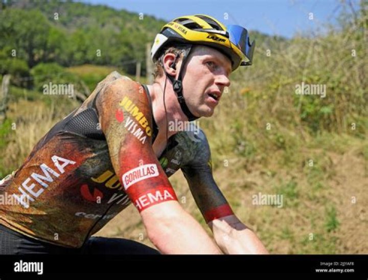 Nathan van Hooydonck Belgian cyclist in hospital after serious car