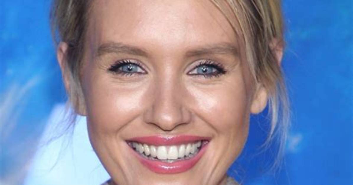 Nicky Whelan Bio: Age, Net Worth, Husband and Hot Photos
