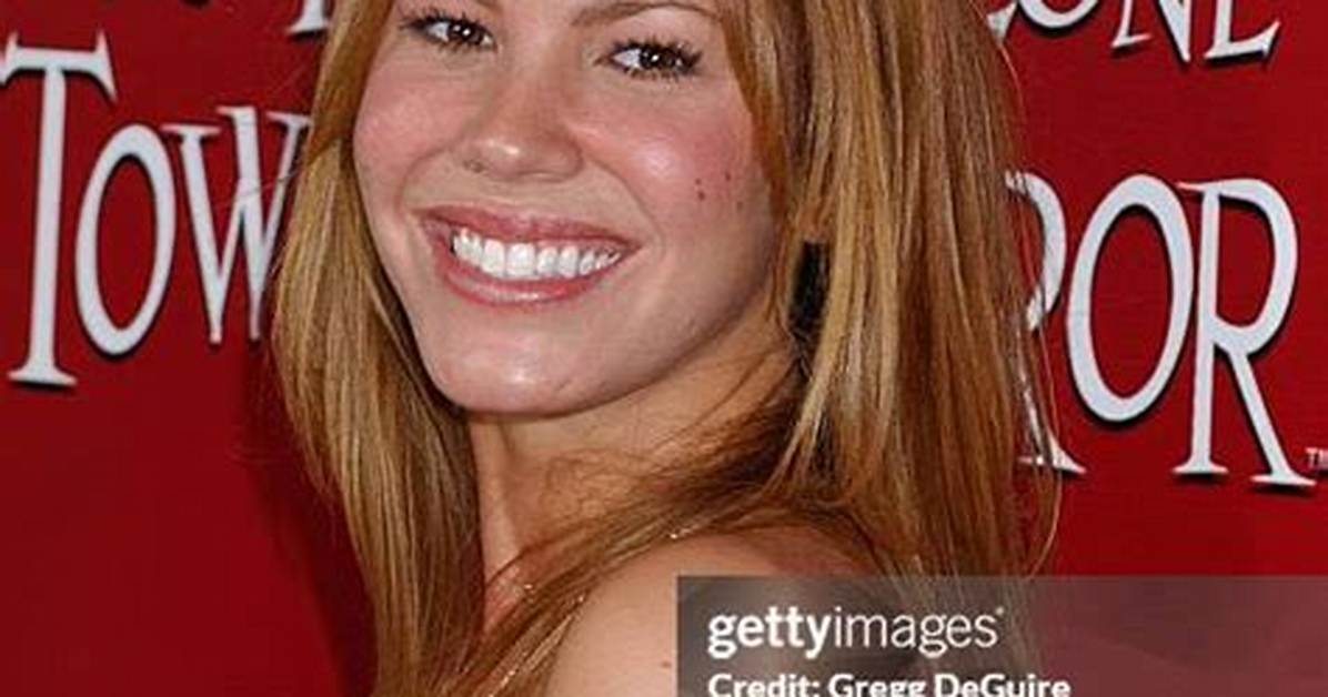 Nikki Cox