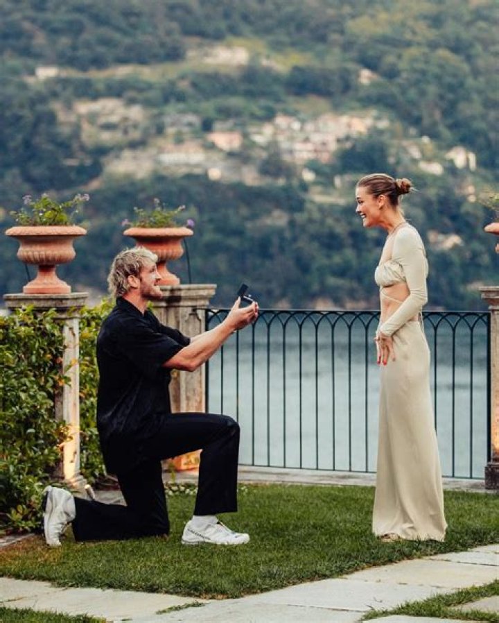 Nina Agdal Announces Engagement to Personality Logan Paul si