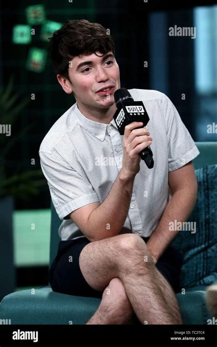 Noah Galvin On &lsquo;The Two Princes&rsquo; Podcast & &lsquo;Booksmart&rsquo; &mdash; Exclusive