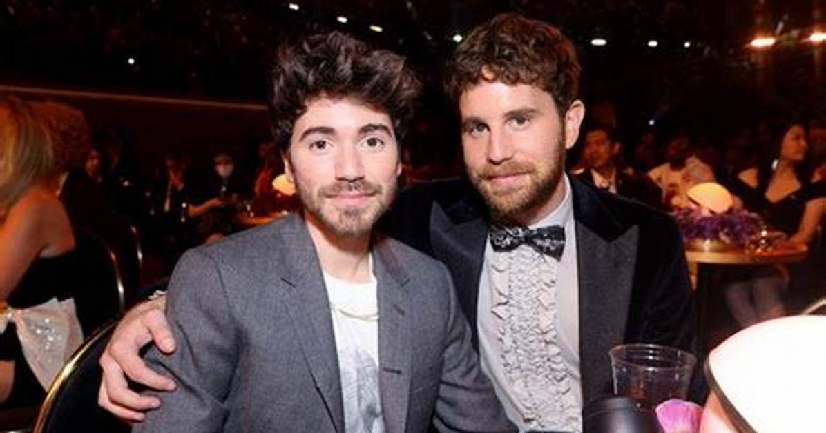 Noah Galvin's Boyfriend Is This 'Dear Evan Hansen' Star