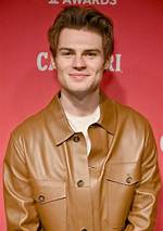 Noah Lalonde-Actor| Net Worth, Age, Career, Education, Height, Family, Wife, Wiki & Bio