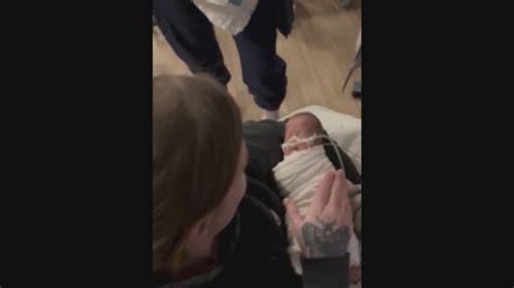 North Dakota Mom Gives Birth to Twin Boys, and Only One Has Dwarfism