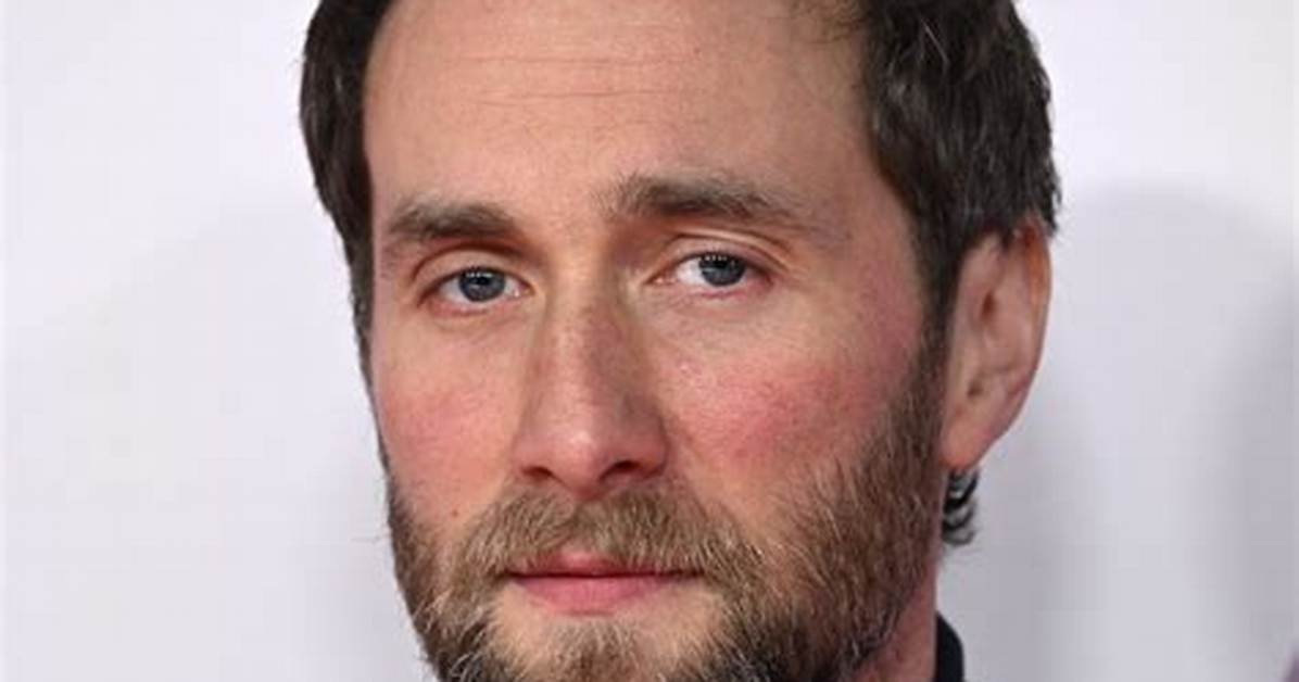 Oliver Chris Net Worth