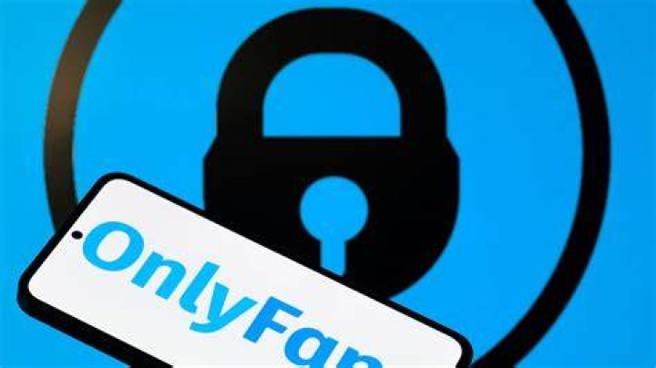 OnlyFans Support accused of misleading info.