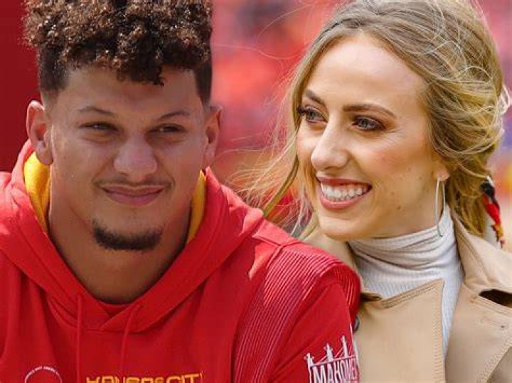 Patrick Mahomes and Brittany Matthews Announce We're Pregnant!