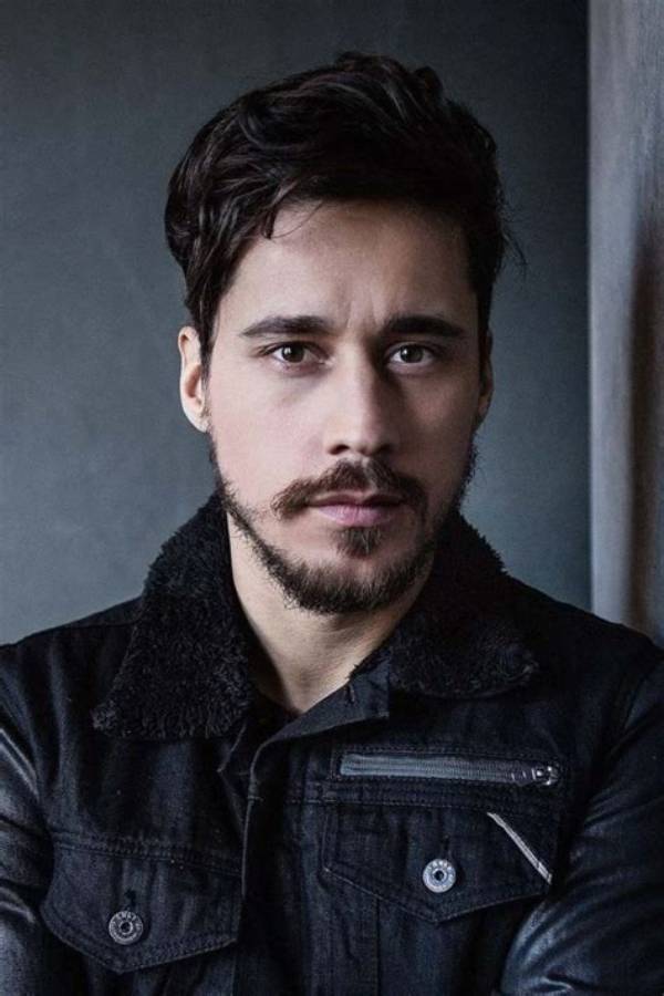 Peter Gadiot Net Worth