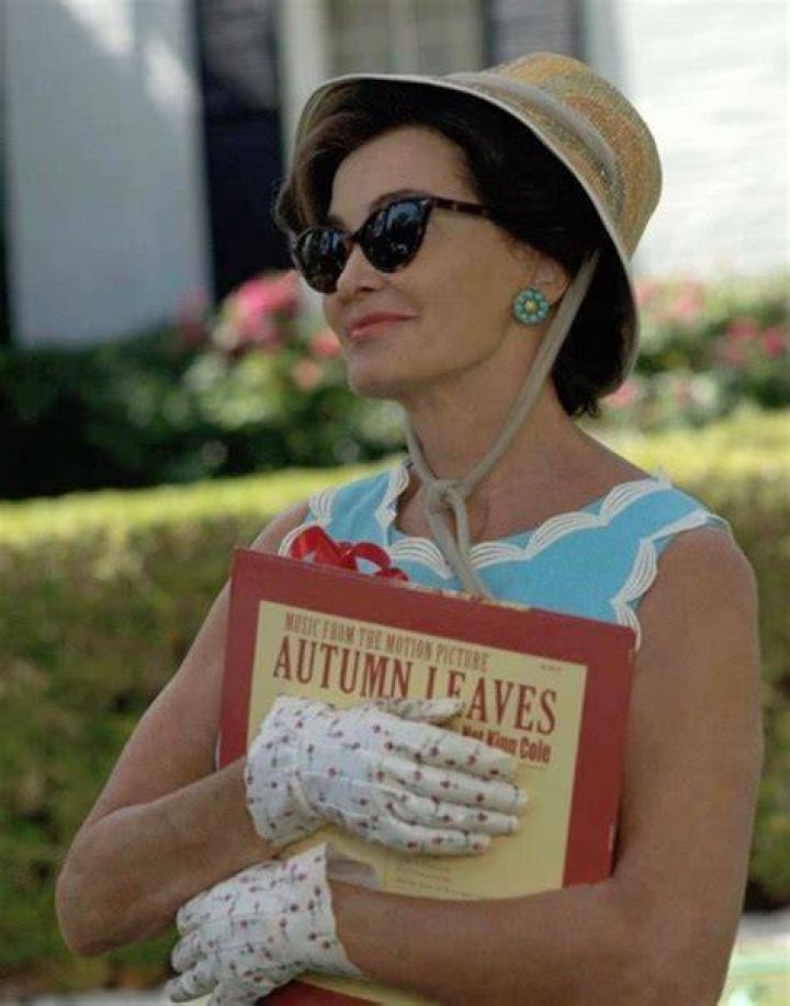 Pin by Gretchen Felix on Megan Mullally and Nick Offerman. The cutest