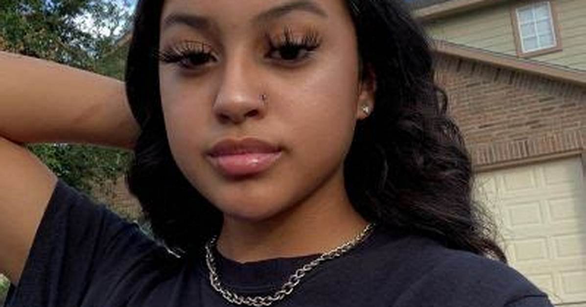 Prettyluhhazel Bio, Wiki, Age, Boyfriend, Instagram, Tiktok, Merch, and Net Worth