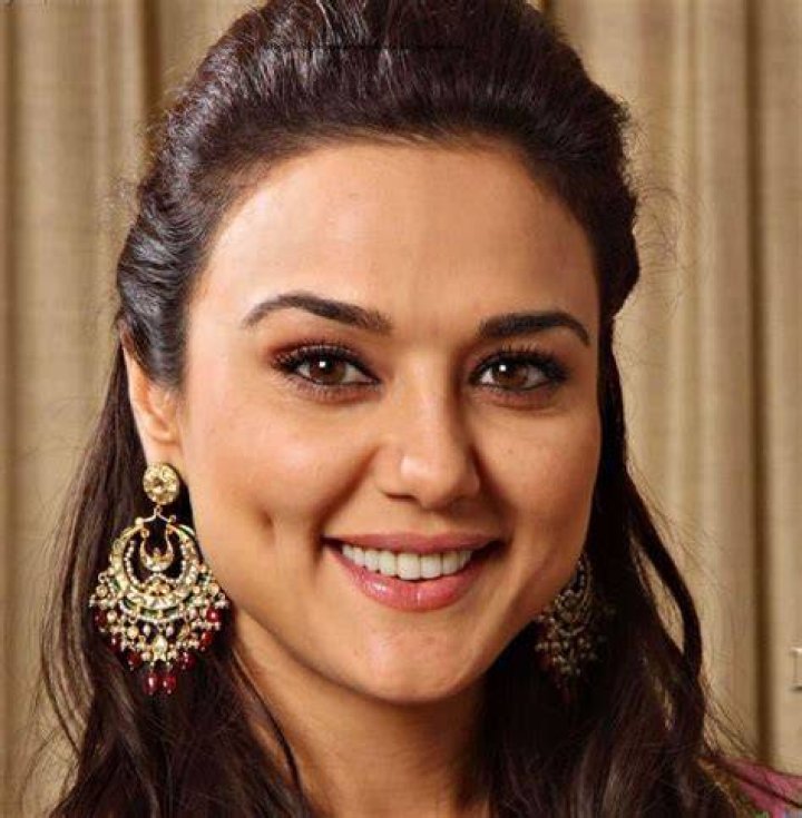 Priti Photos Bollywood Actress photos, images, gallery, stills and