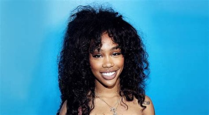 R&B singer SZA racially profiled at Sephora store Our Weekly Black