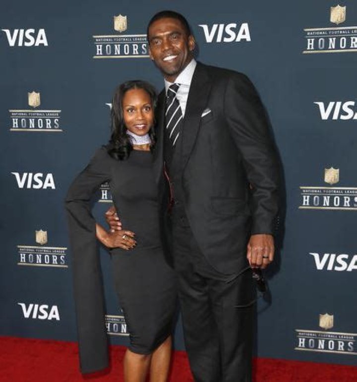 Randy Moss is Married to Wife Lydia Moss. Kids.