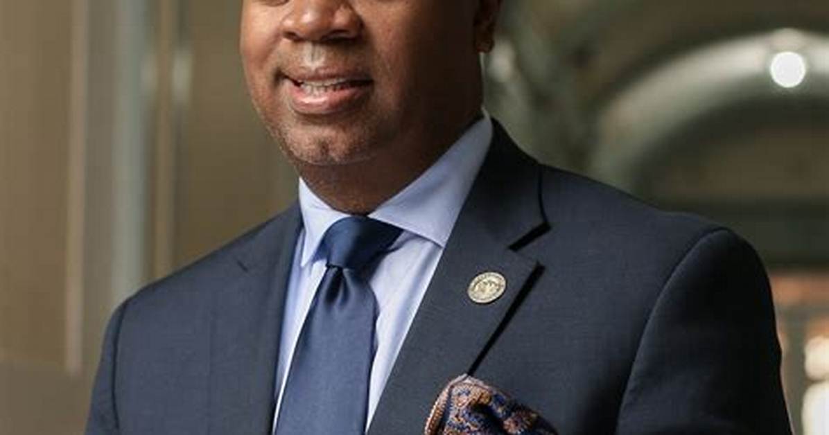 Ras Baraka Newark Mayor, Bio, Wiki, Age, Height, Wife, Daughters, Salary, and Net Worth