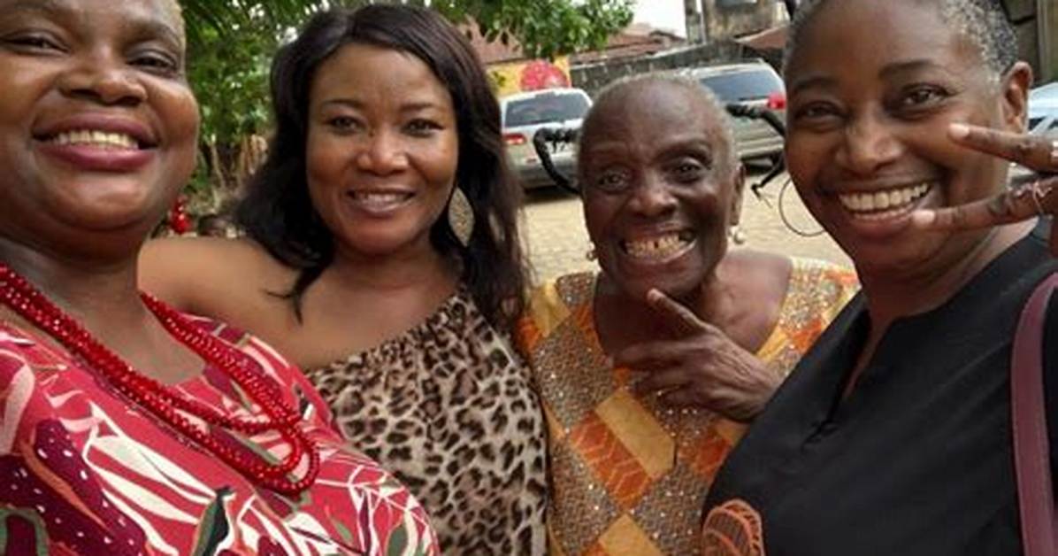 Retro: Life of 82-Year-Old Taiwo Akinkunmi Who Designed the Nigerian Flag (Photos)