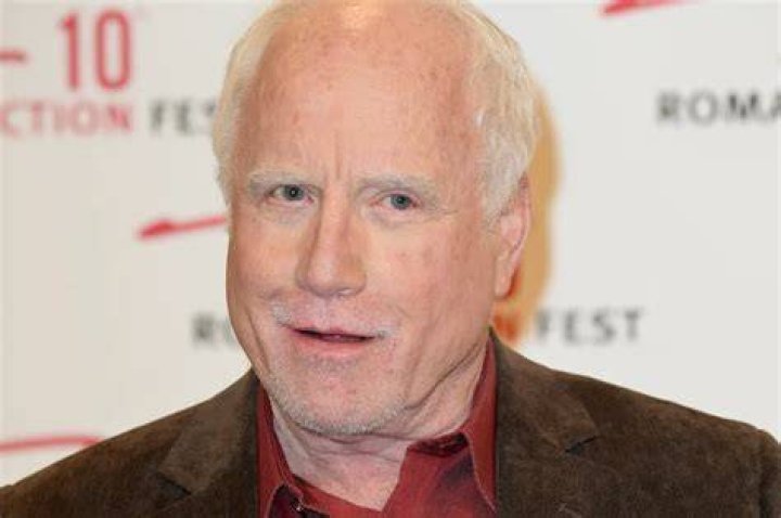 Richard Dreyfuss accused of exposing himself, writer says CBS News