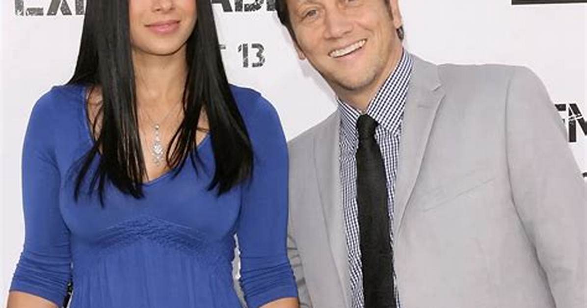 Rob Schneider Bio, Wiki, Age, Wife, Movies, Grown Ups, and Net Worth