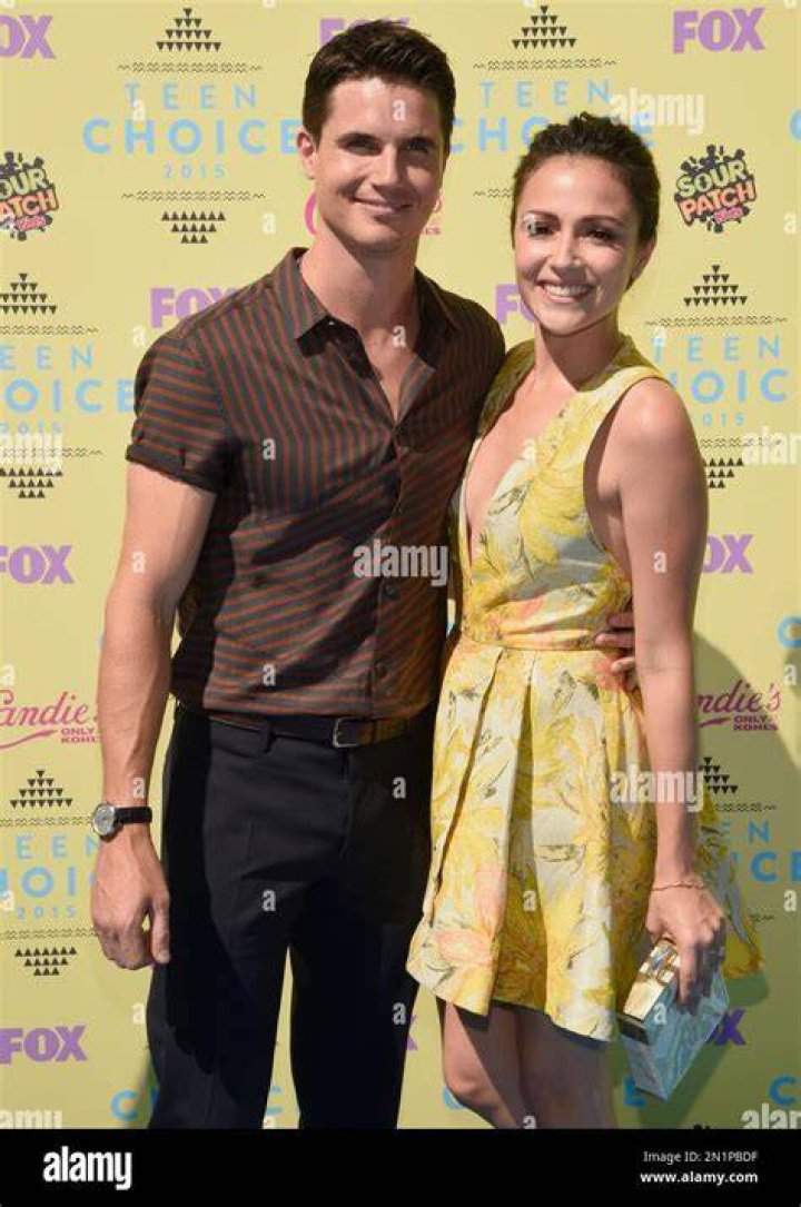 Robbie Amell and Italia Ricci Relationship Timeline POPSUGAR Celebrity