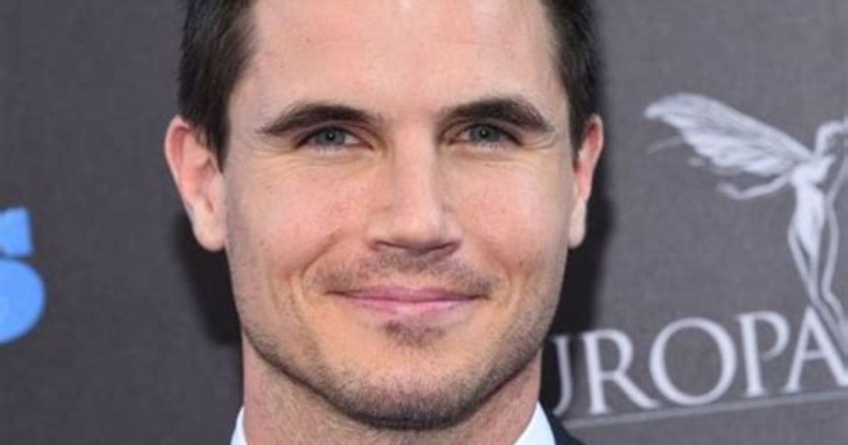 Robbie Amell Net Worth – How Much Is Amell Worth?