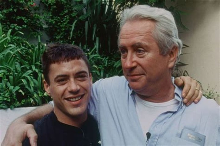 Robert Downey Sr. Мать &mdash; бетти маклафлин &mdash; ирландка.