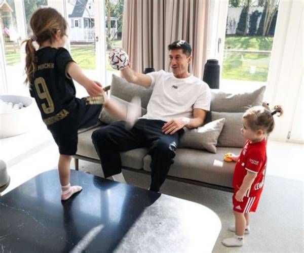 Robert Lewandowski Brother: His Sister Is a Volleyball Player