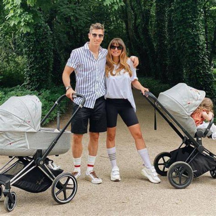 Robert Lewandowski on Instagram &ldquo;Family Sunday 😍😎😀&rdquo; Football Couples