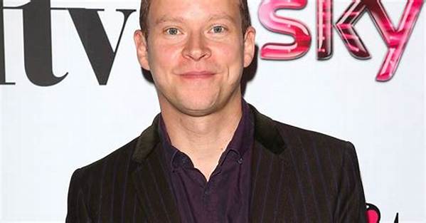 Robert Webb Net Worth
