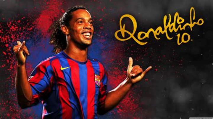 Ronaldinho Gaucho Wallpaper 4K / Discover the magic of the at