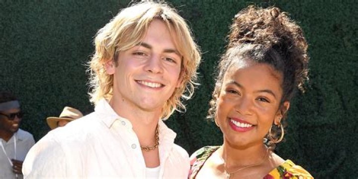 Ross Lynch And His Girlfriend 2022 Kissing